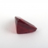 Темно-красный андезин формы триллион, вес 0.99 карат, размер 7х7мм (andesine0002)