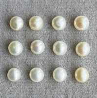 Белый пресноводный жемчуг уплощённый (пуговица), диаметр 4-4.5 мм (pearl0083)
