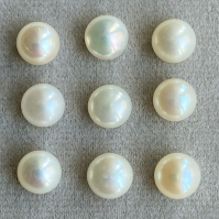 Белый пресноводный жемчуг уплощённый (пуговица), диаметр 6.5-7 мм (pearl0085)