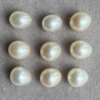 Белый пресноводный жемчуг формы груша-овал, размер 9х7 мм (pearl0098)