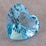 Небесно-голубой топаз отличной российской огранки формы сердце, вес 10.6 карат, размер 13.7х14.6мм (sky0167)