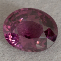 Пурпурная шпинель формы овал, вес 1.82 кт, размер 8.55х6.87x4.27 мм (spinel0485)