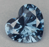 Серо-голубая шпинель точной огранки формы сердце, вес 1.08 кт, размер 6.33х7.09x3.78 мм (spinel0556)