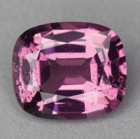Пурпурно-розовая шпинель точной огранки формы кушон, вес 2.05 кт, размер 8.3х7.13x4.28 мм (spinel0609)