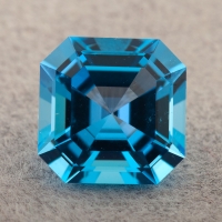 Голубой топаз swiss blue точной огранки формы октагон, вес 2.62 кт, размер 8х8х5.3 мм (swiss0061)
