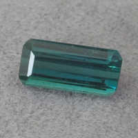 Сине-зелёный турмалин индиголит формы октагон, вес 2.15 карат, размер 10.3х4.9мм (turm0760)