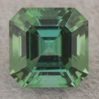 Голубовато-зелёный турмалин точной огранки формы октагон, вес 0.88 кт, размер 5.5х5.5x4.2 мм (turm0841)